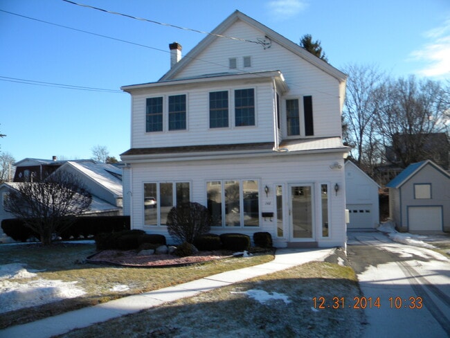 Building Photo - 146 Lake George Ave