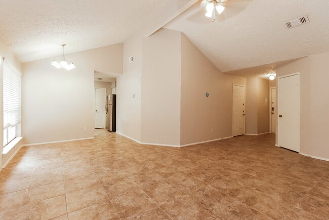 Building Photo - 21002 Ironcrest Ln