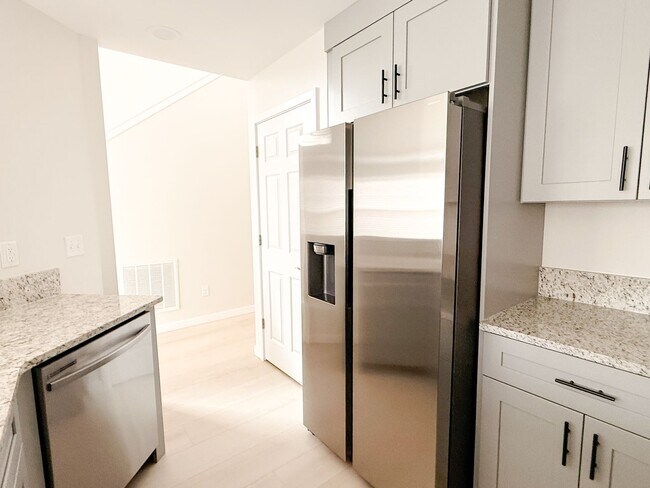 Building Photo - 229 Cothran Rd