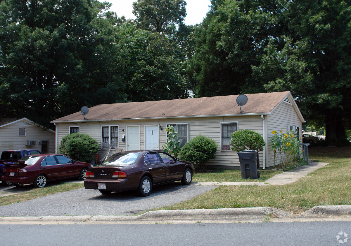 Primary Photo - 204 Smith St
