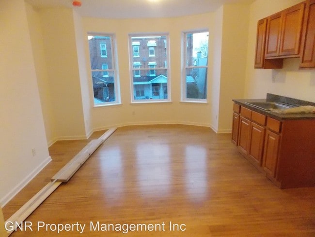 Building Photo - 908 N 48th St
