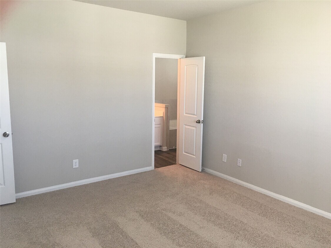 Building Photo - 2111 Ethan Dr