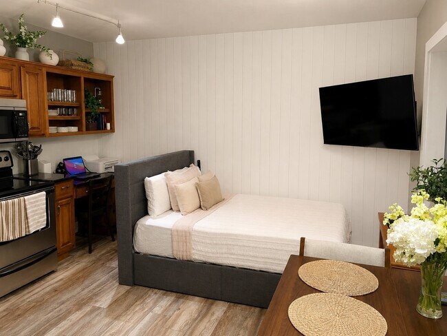 Cama con sistema de elevación asistida bajo el almacenamiento - 202 Ashley Ave
