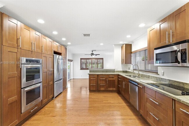 Foto del edificio - 10227 SW 49th Ct