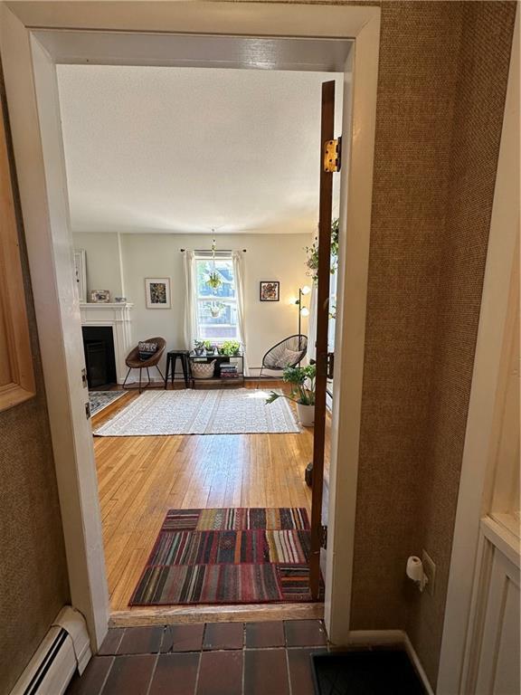 Building Photo - 542 Angell St