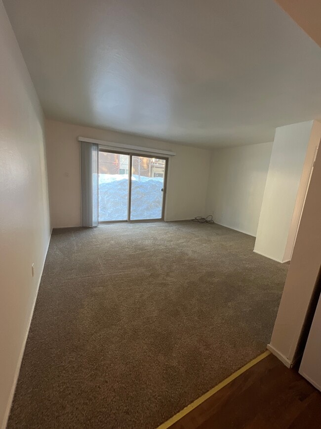 Sala de estar - 3728 Primrose Rd