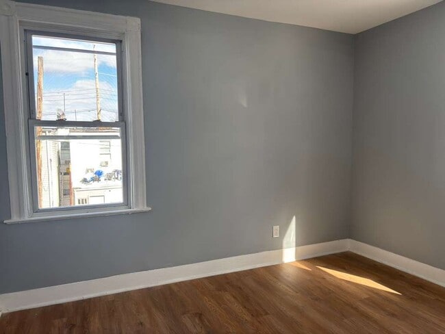 Building Photo - 112 S 15th St