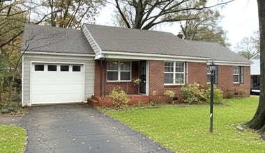 Building Photo - 3058 Robbiedon St