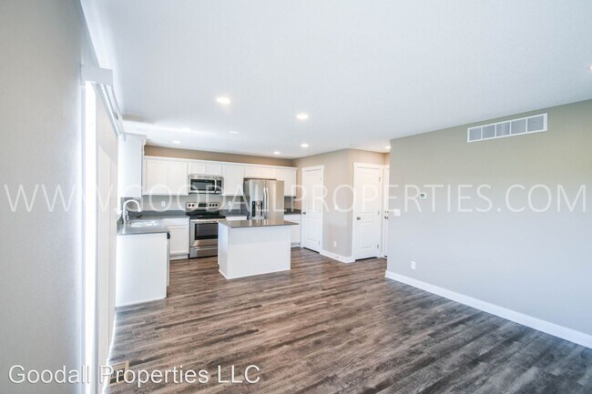 Foto del edificio - 4 br, 2.5 bath House - 1007 Warren St