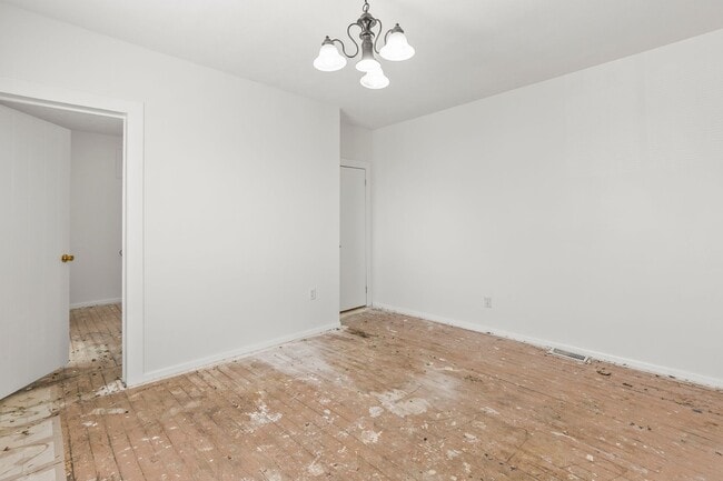 Building Photo - 5422 S 23rd St