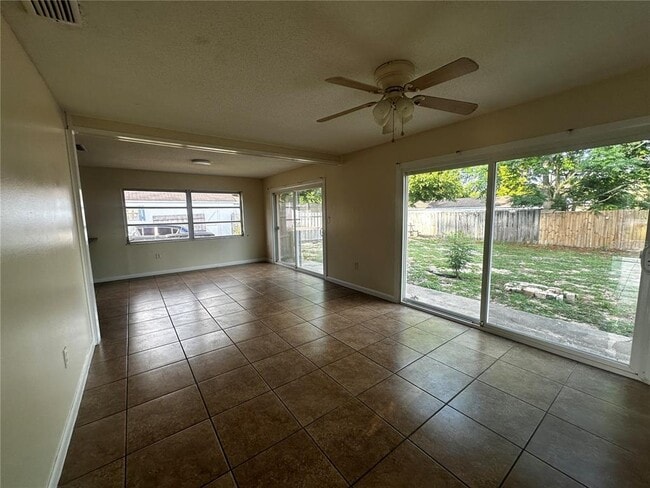 Building Photo - 708 Bahia Cir