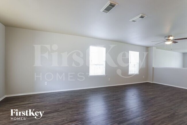 Building Photo - 7934 Tawny Bluff Ct