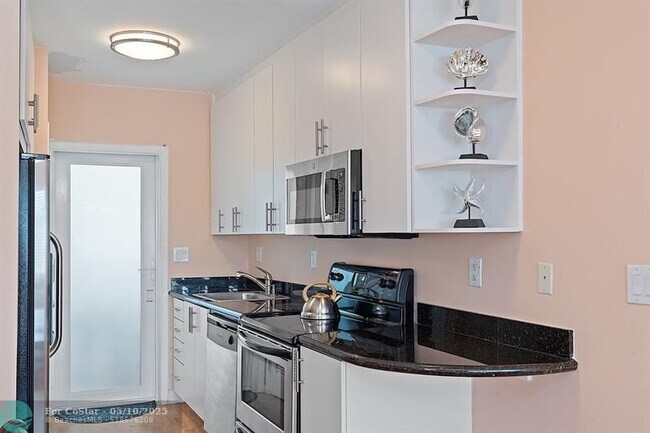 Foto del edificio - 3250 NE 28th St