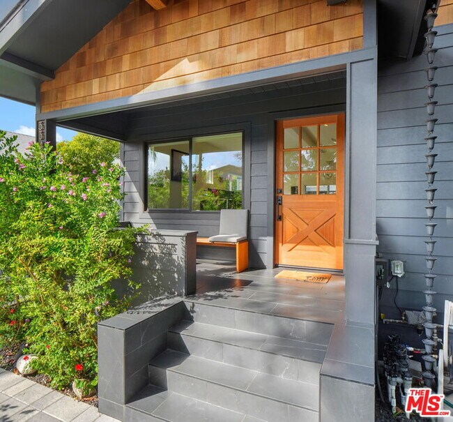 Foto del edificio - 3343 Atwater Ave