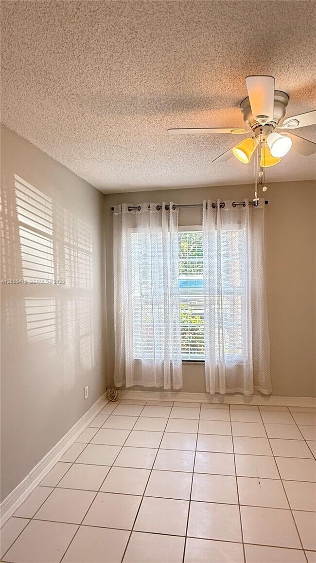 Foto del edificio - 470 NW 20th St