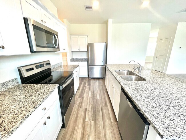 Foto del edificio - 5915 Grantgrala Dr