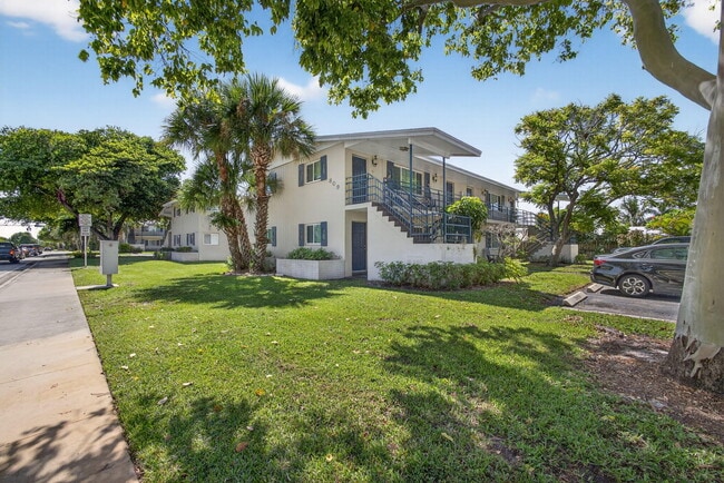 Foto del edificio - 809 Lighthouse Dr