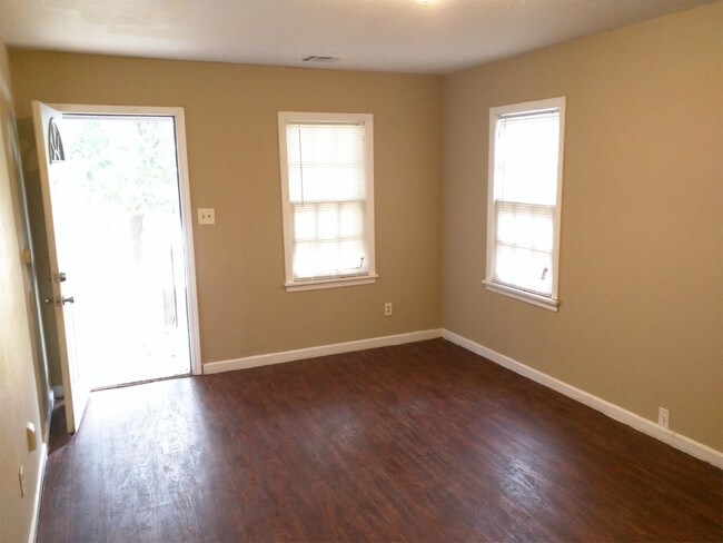 Building Photo - 1169 Bellevidere Dr