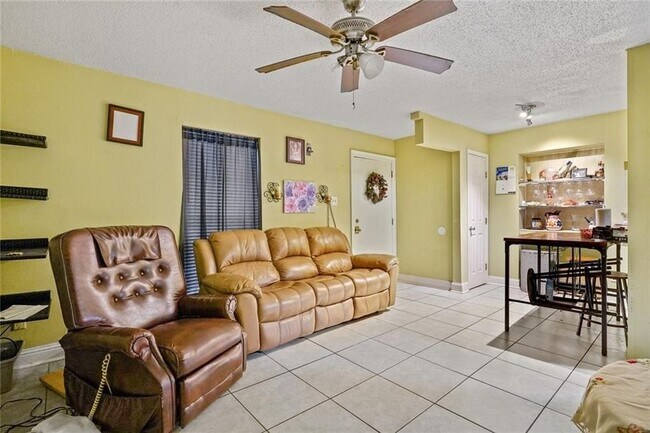 Foto del edificio - 4218 Hessmer Ave