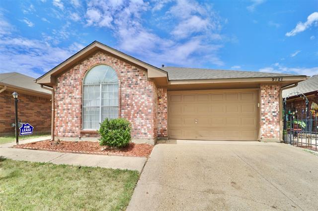 Foto principal - 9727 Pinehurst Ln