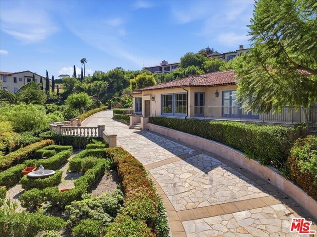 Foto del edificio - 6460 Via Colinita