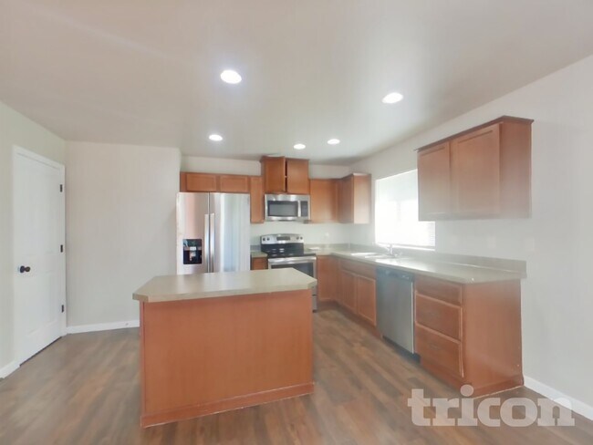 Foto del edificio - 1924 Kelowna Place Southest