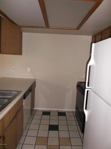 Building Photo - 1634 Shangri La Rd