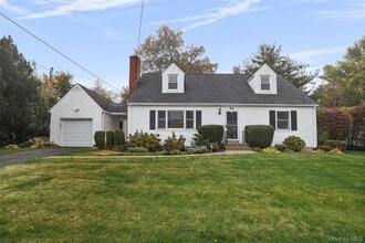 Building Photo - 216 Poe St