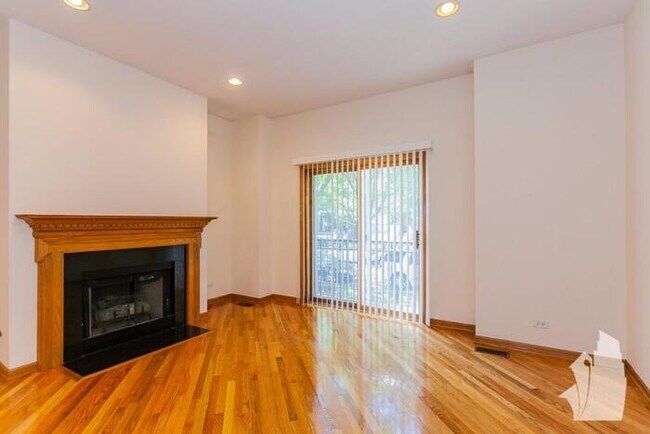 Foto del edificio - 2729 N Wayne Ave