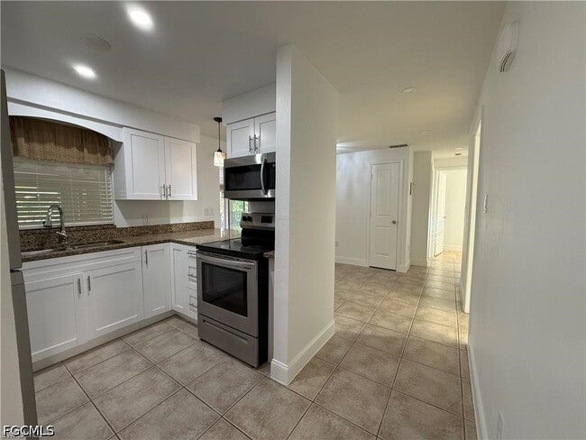 Building Photo - 141 Schneider Dr