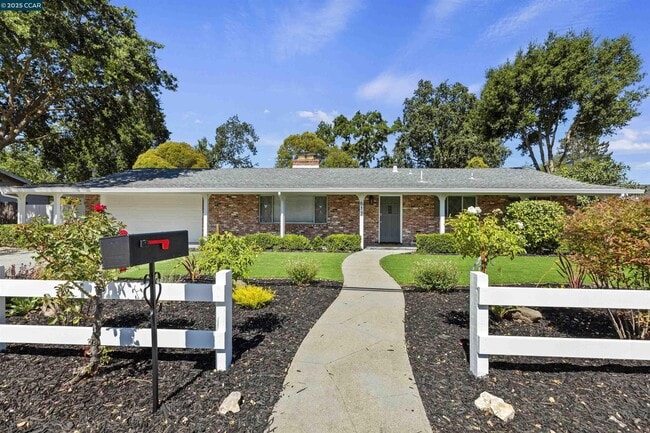 Building Photo - 617 Lucas Dr