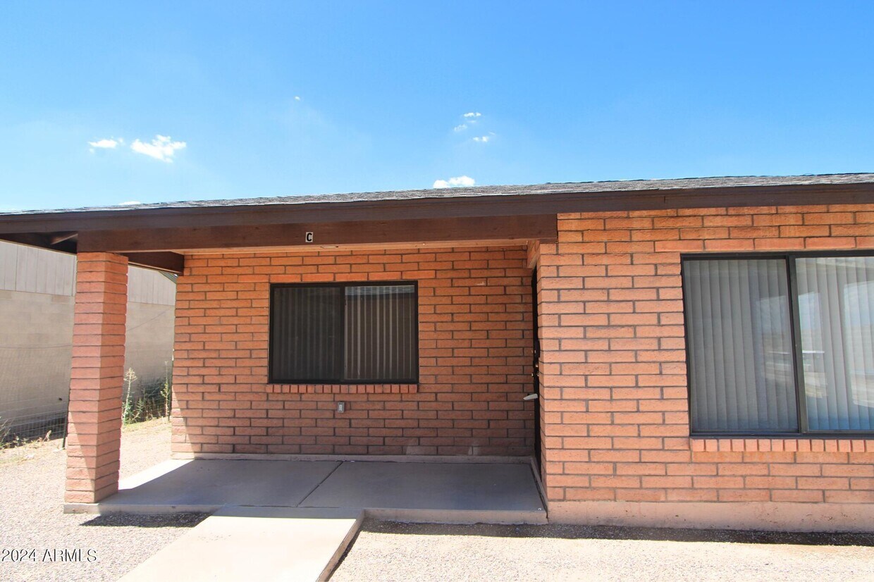 9975 W Lynx Dr Unit C, Arizona City, AZ 85123 Room for Rent in