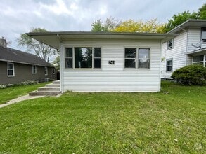 Building Photo - 741 S 28th St