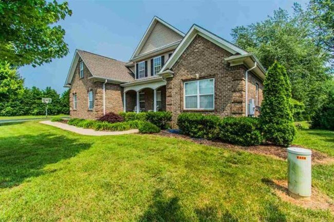 Foto del edificio - 120 Cedar Grove Ct