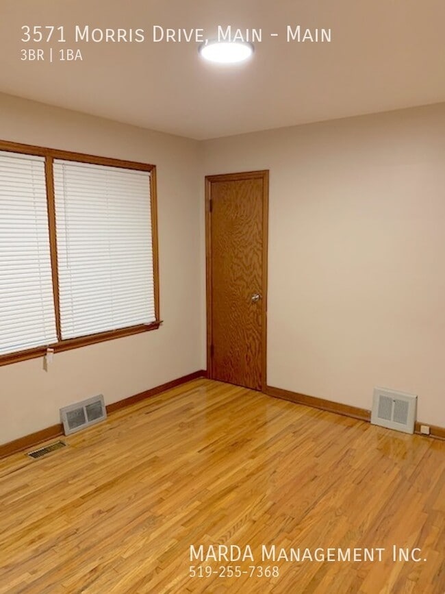 Photo du bâtiment - COZY  3BEDROOM/1 BATH MAIN FLOOR UNIT -ALL INCLUSIVE