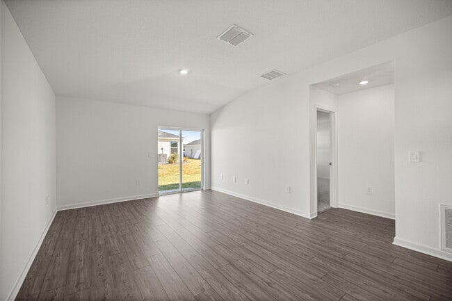 Building Photo - 3 Bedroom Home in NE Ocala – Available Early September!