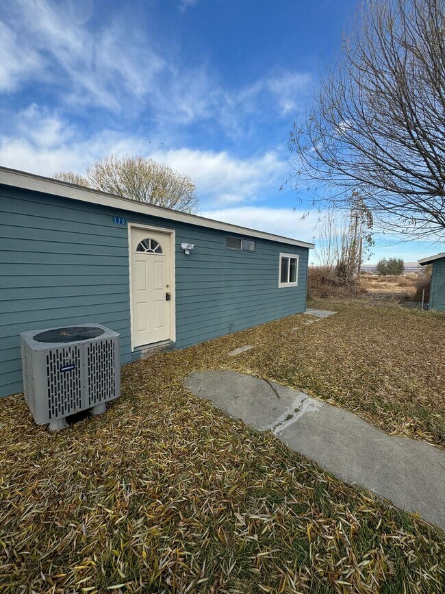 Foto del edificio - 170 S Outlook Rd