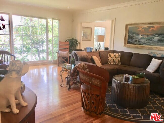 Building Photo - 350 S La Jolla Ave