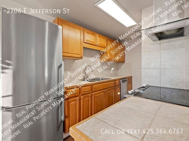 Building Photo - 2706 E Jefferson St