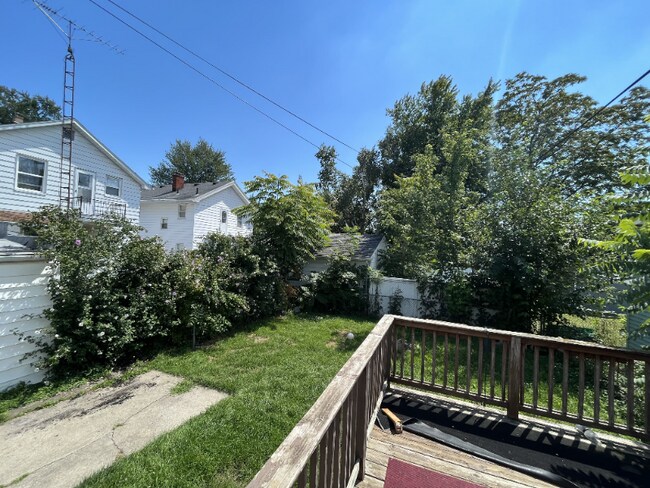 Building Photo - 1489 Berdan Ave