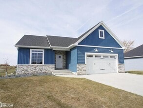 Building Photo - 2505 N Terrace Dr