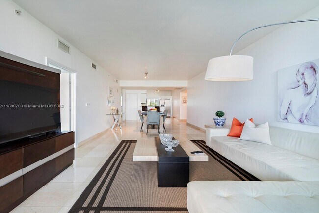 Foto del edificio - 601 NE 36th St