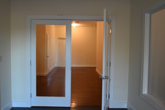 Lobby entrance - 6384 Mill St
