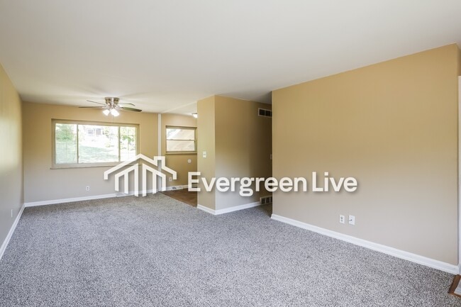 Building Photo - 207 Jupiter Dr