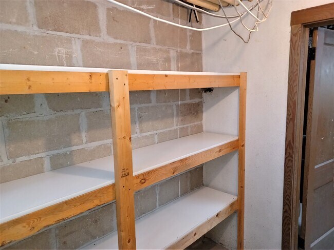 Foto del edificio - Charming 2-Bedroom + Den, Minneapolis Duplex
