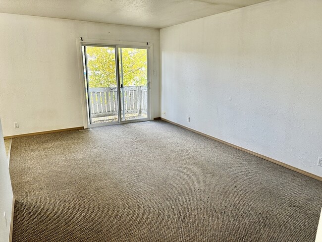 Building Photo - 10207-10207 W Pne Ave