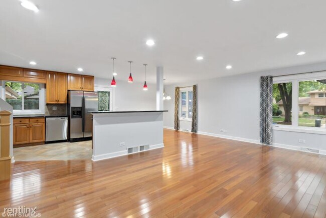 Foto del edificio - 3 br, 2 bath House - 1 Mount Prospect Plz