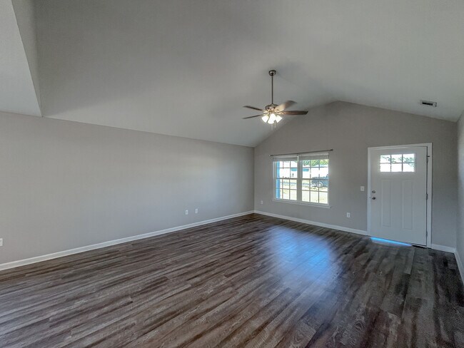 Foto del edificio - 7050 White Pine Ave
