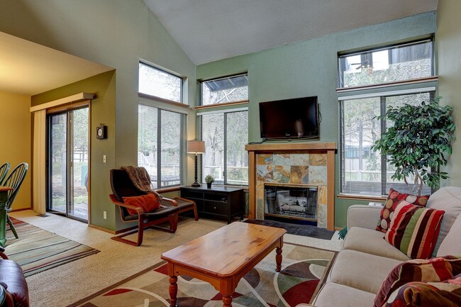 Building Photo - #14 Skyline Condominium - Sunriver