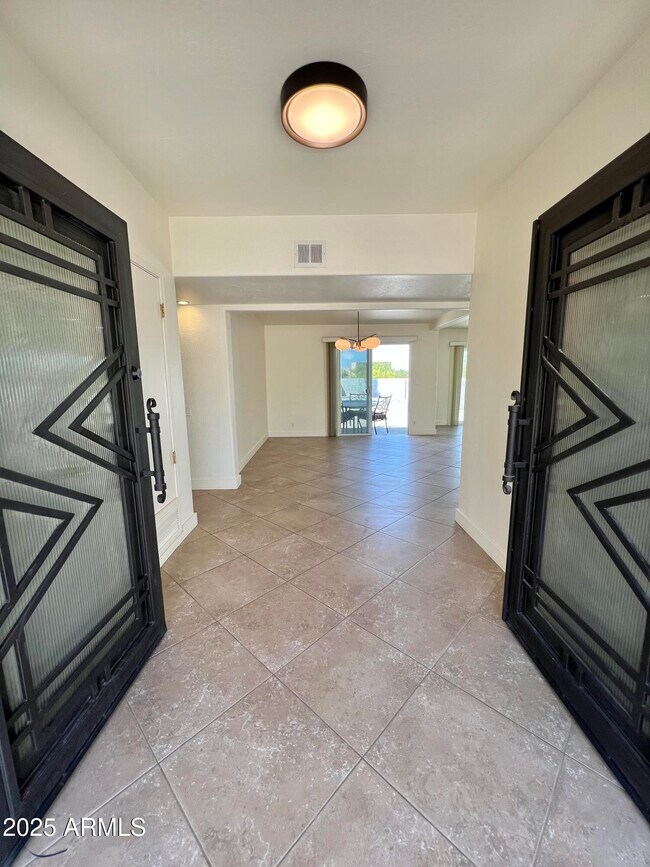 Foto del edificio - 4847 E Calle de Las Estrellas Rd